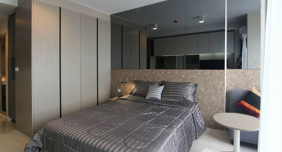For rent studio condo in Phra Khanong, Bangkok