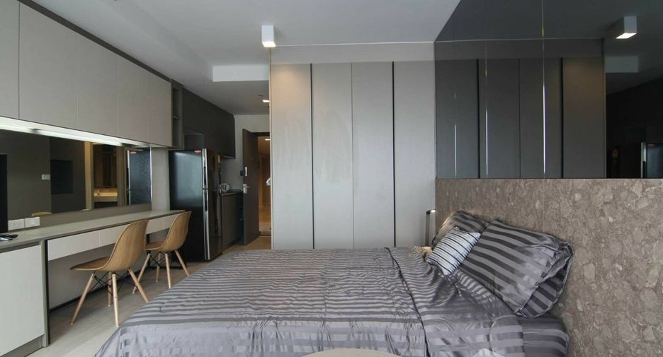For rent studio condo in Phra Khanong, Bangkok