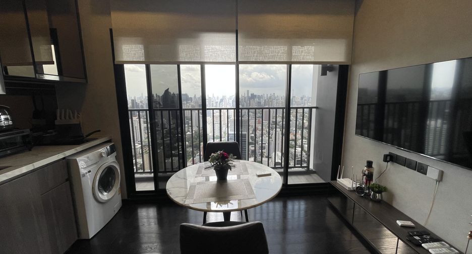 For rent 1 bed condo in Watthana, Bangkok