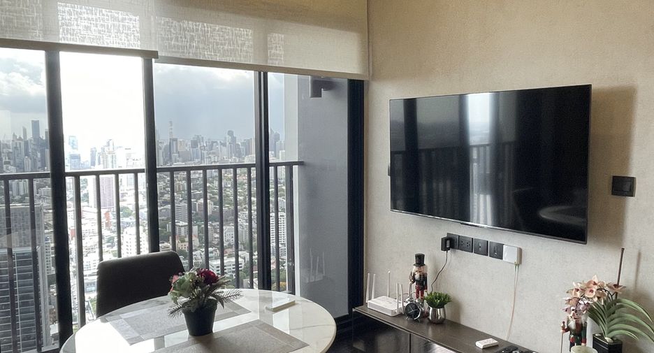 For rent 1 bed condo in Watthana, Bangkok