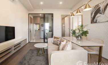 For rent 2 bedrooms condo in Ratchathewi, Bangkok