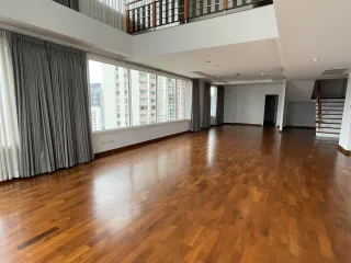For rent 4 bedrooms condo in Khlong Toei, Bangkok