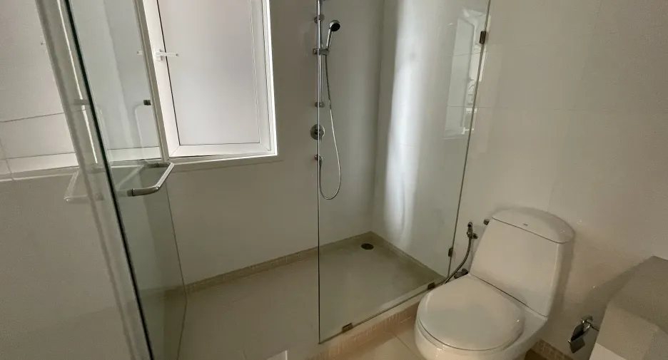 Wohnung zur Miete mit 4 Zimmer in Khlong Toei, Bangkok