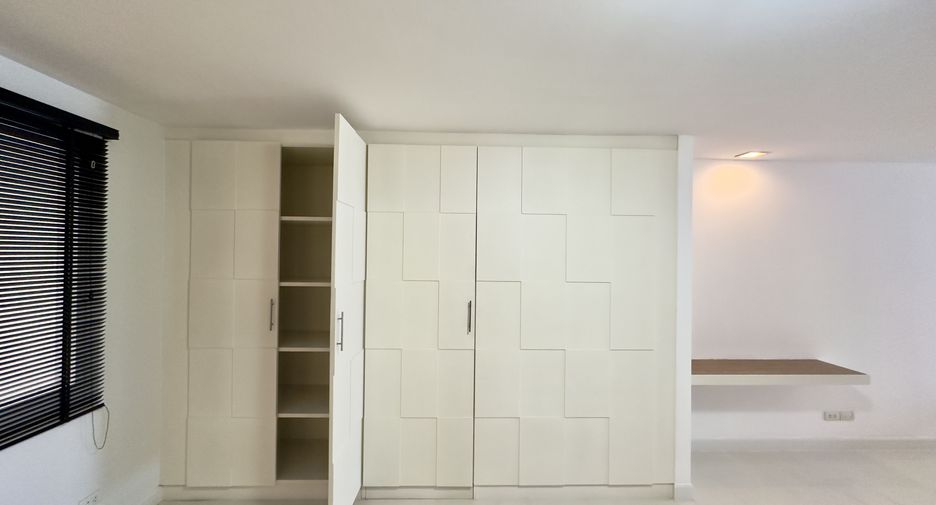 For rent 2 ベッドルーム condo in Watthana, Bangkok
