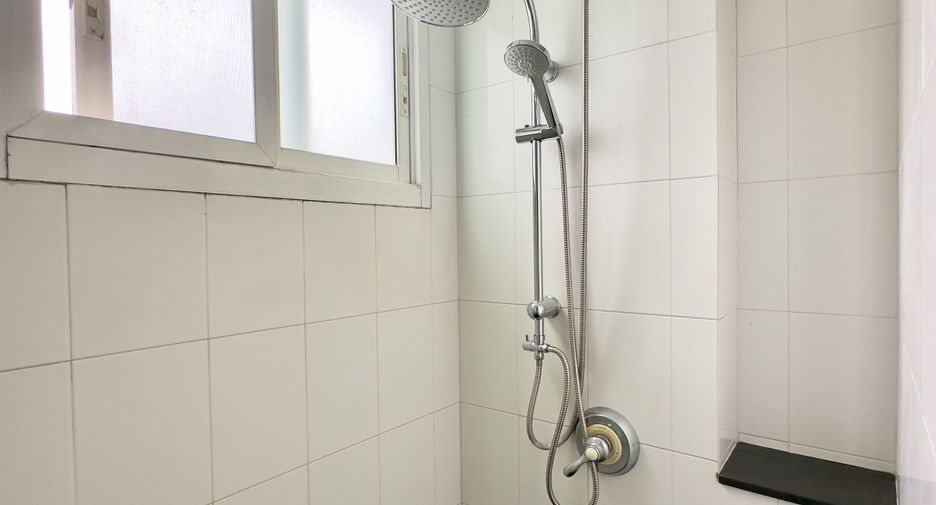 For rent 2 ベッドルーム condo in Watthana, Bangkok