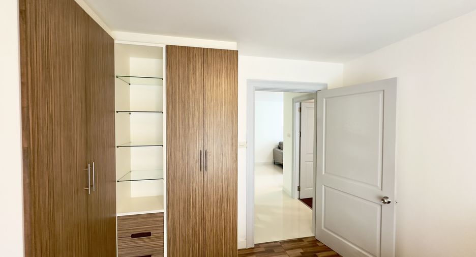 For rent 2 ベッドルーム condo in Watthana, Bangkok