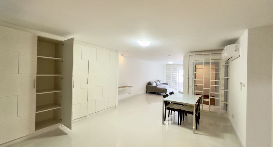 For rent 2 ベッドルーム condo in Watthana, Bangkok