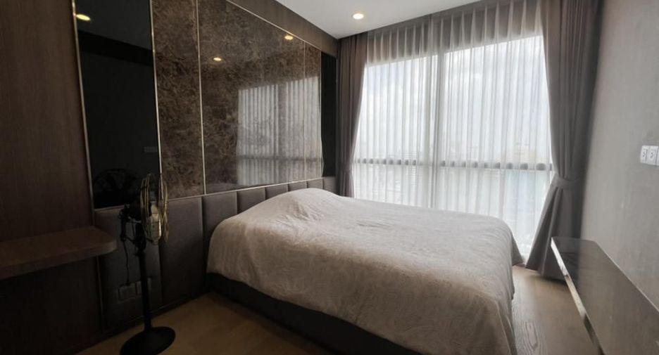 For rent 2 bedrooms condo in Bang Rak, Bangkok