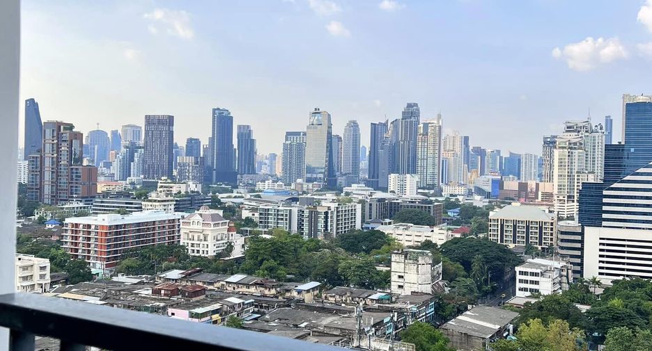 For rent 1 bed condo in Khlong Toei, Bangkok