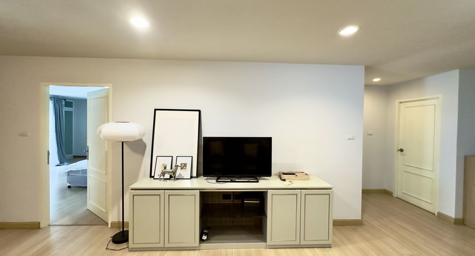 For rent 2 ベッドルーム apartment in Watthana, Bangkok