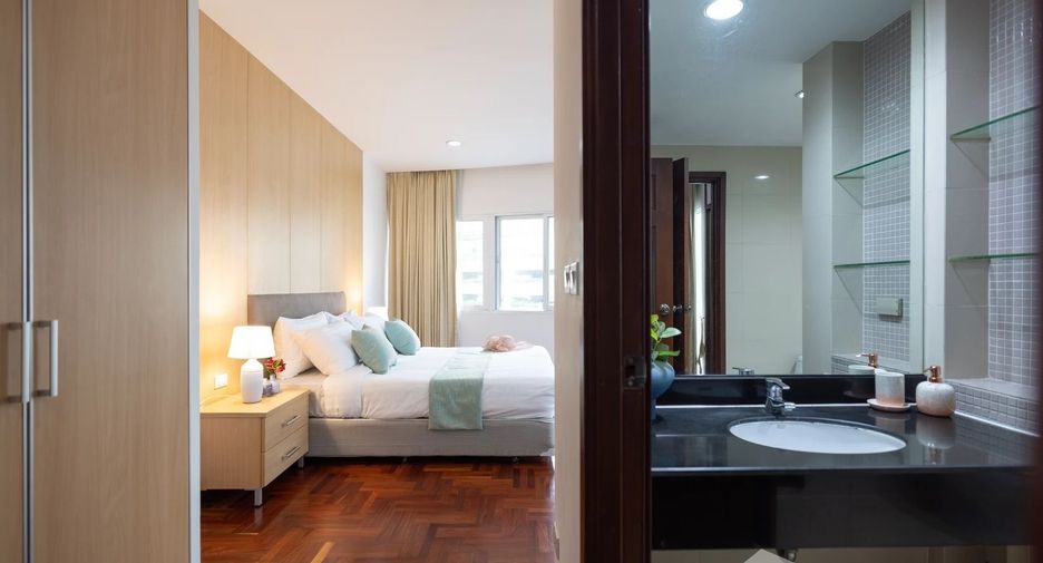For rent 2 bedrooms apartment in Khlong Toei, Bangkok