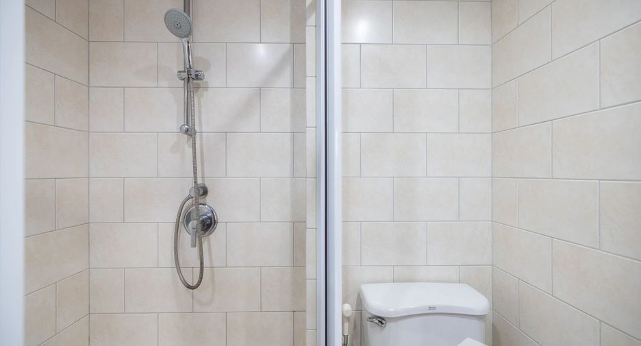 For rent 2 bedrooms apartment in Khlong Toei, Bangkok