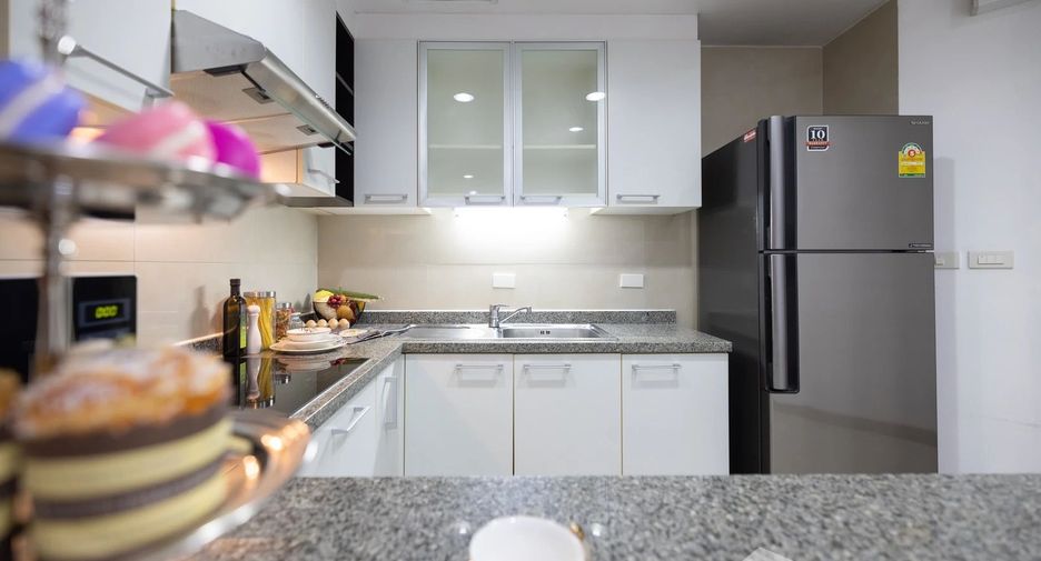 For rent 2 bedrooms apartment in Khlong Toei, Bangkok