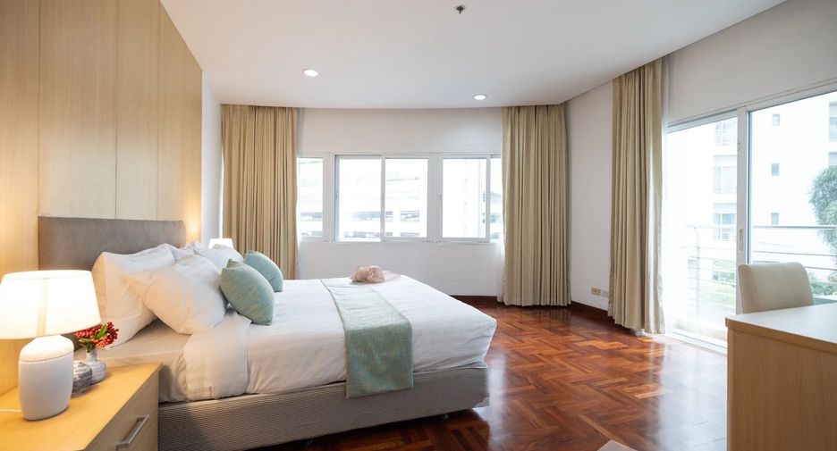For rent 2 bedrooms apartment in Khlong Toei, Bangkok