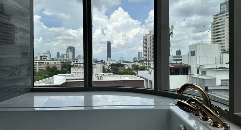 Wohnung zur Miete mit 3 Zimmer in Watthana, Bangkok