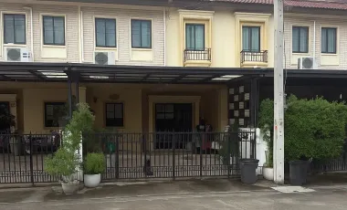 出租 3 卧室 联排别墅 在 Saphan Sung, 曼谷