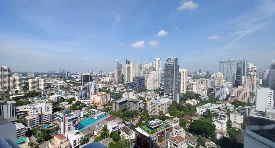 Condo en alquiler de 2 habitaciones en Khlong Toei, Bangkok