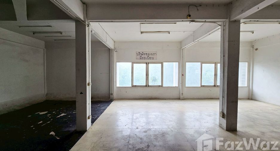 For rent retail Space in Prawet, Bangkok