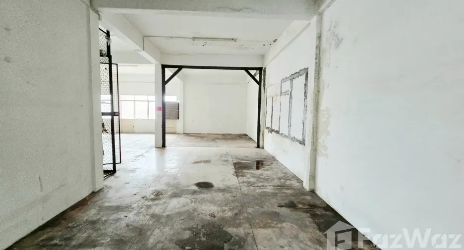 For rent retail Space in Prawet, Bangkok