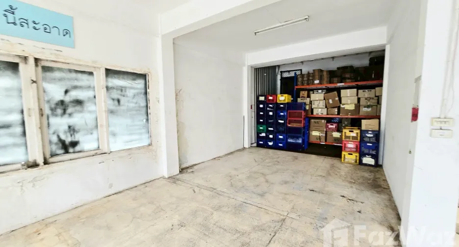 For rent retail Space in Prawet, Bangkok
