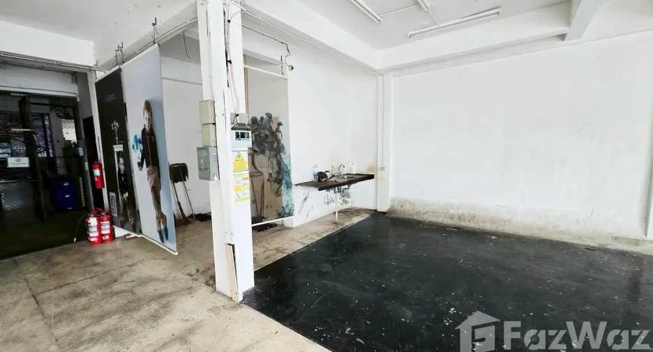 For rent retail Space in Prawet, Bangkok