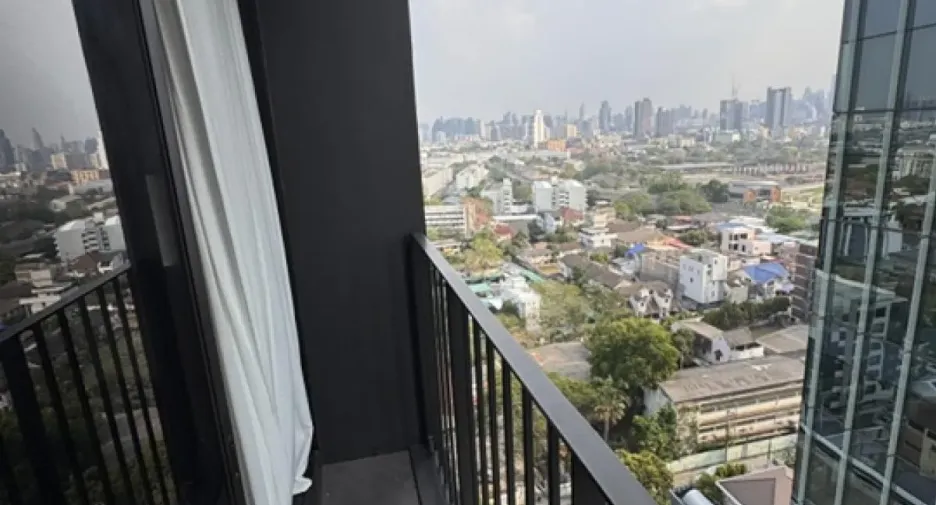 For rent studio condo in Phaya Thai, Bangkok