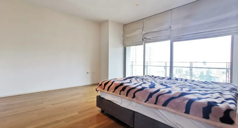 For rent 2 bedrooms condo in Khlong Toei, Bangkok