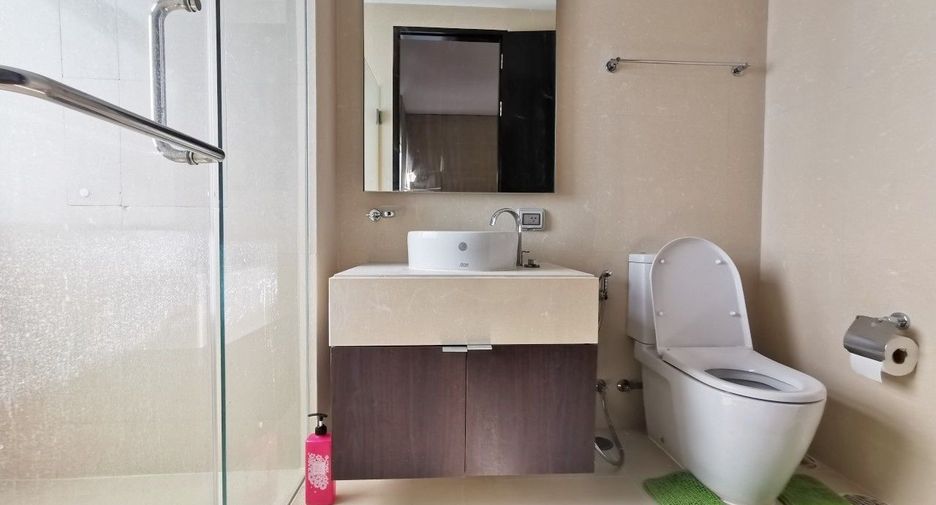 For rent 2 bedrooms condo in Khlong Toei, Bangkok