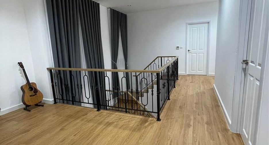 For rent 4 bedrooms house in Bang Khen, Bangkok
