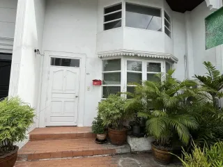 Reihenhaus zur Miete mit 4 Zimmer in Sathon, Bangkok