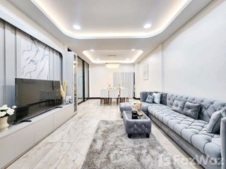 Reihenhaus zur Miete mit 6 Zimmer in Huai Khwang, Bangkok