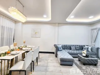 Reihenhaus zur Miete mit 6 Zimmer in Huai Khwang, Bangkok