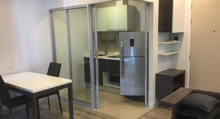 For rent 2 bedrooms condo in Sathon, Bangkok