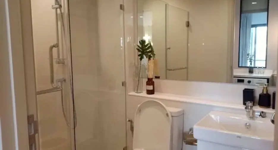 For rent 1 bed condo in Pathum Wan, Bangkok