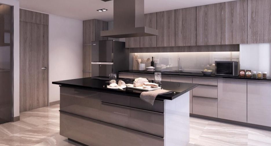 For rent 2 bedrooms condo in Bang Rak, Bangkok