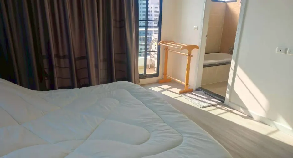 For rent 2 bedrooms condo in Bang Kho Laem, Bangkok