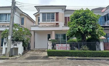 For rent 3 ベッドルーム townhouse in Khan Na Yao, Bangkok