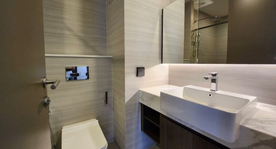 For rent 2 bedrooms condo in Watthana, Bangkok