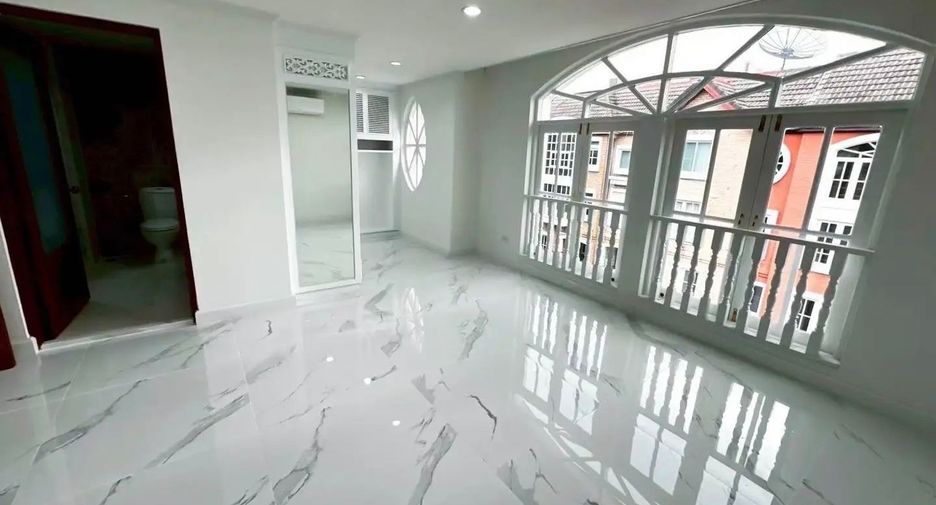 ให้เช่า 4 ห้องนอน บ้านเดี่ยว ใน ยานนาวา, กรุงเทพฯ
