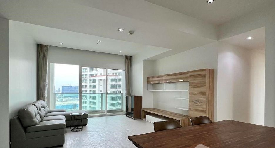 Condo en alquiler de 3 habitaciones en Khlong Toei, Bangkok
