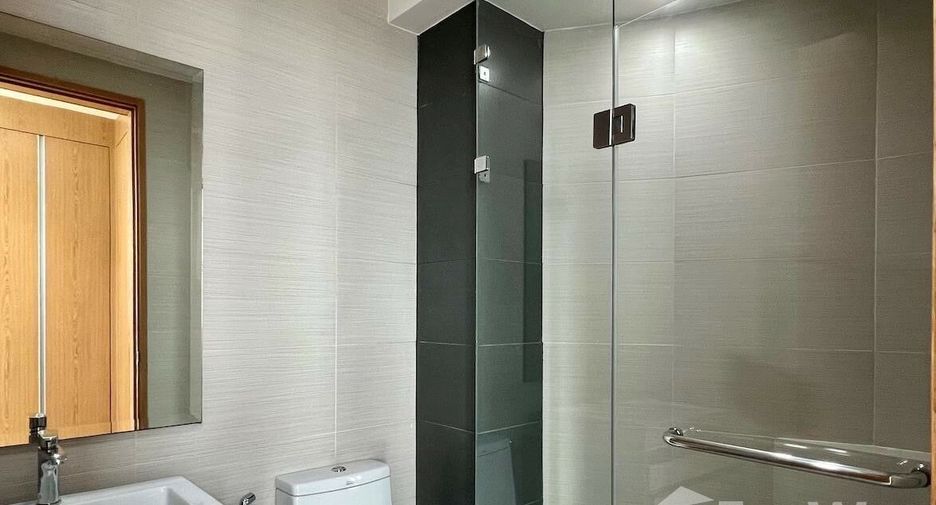 Condo en alquiler de 3 habitaciones en Khlong Toei, Bangkok