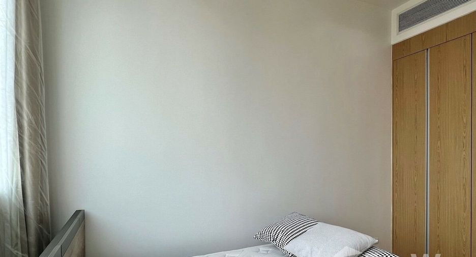 Condo en alquiler de 3 habitaciones en Khlong Toei, Bangkok