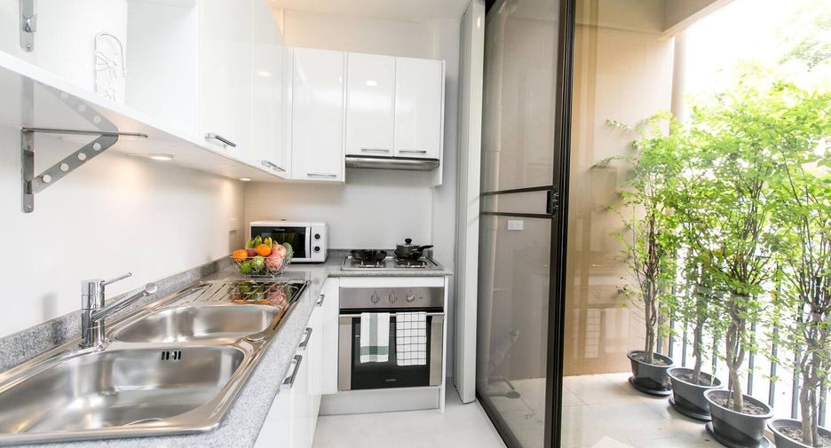 For rent 2 bedrooms condo in Sathon, Bangkok
