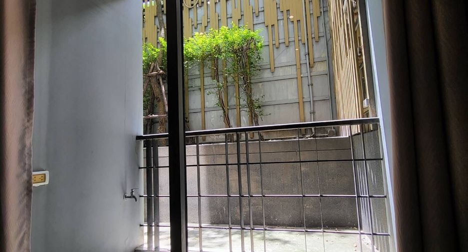 For rent studio condo in Sathon, Bangkok