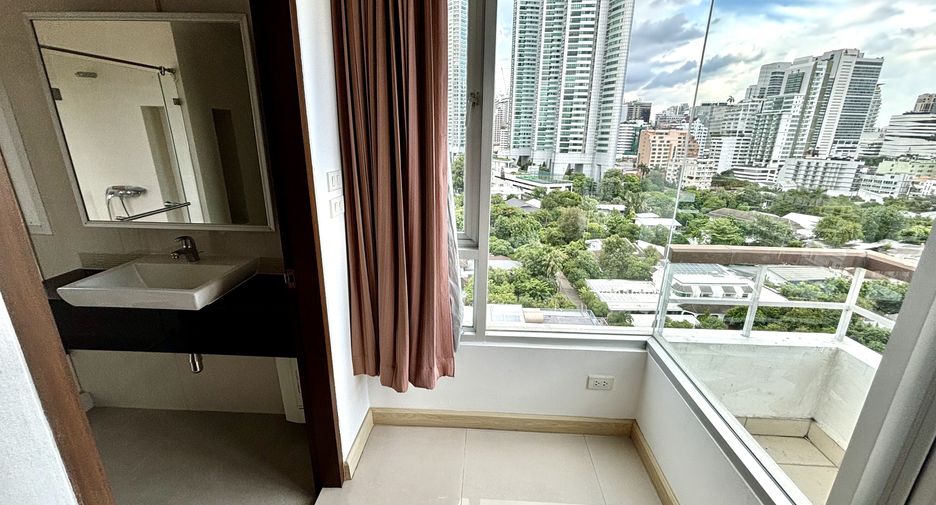 For rent 2 bedrooms apartment in Khlong Toei, Bangkok