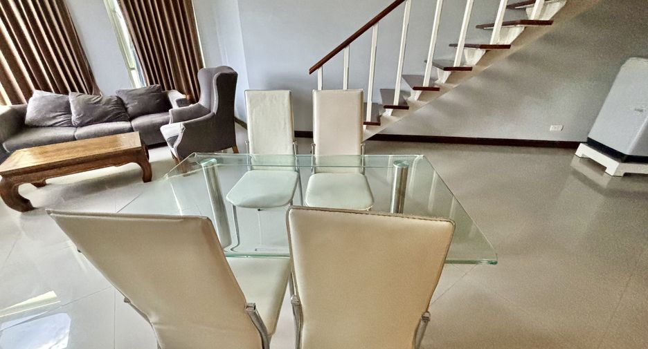 For rent 2 bedrooms apartment in Khlong Toei, Bangkok