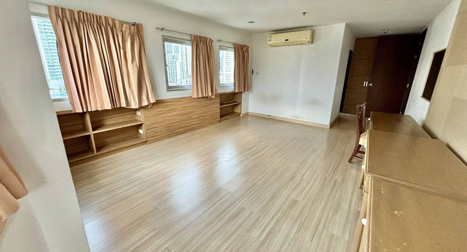 For rent 2 bedrooms apartment in Khlong Toei, Bangkok