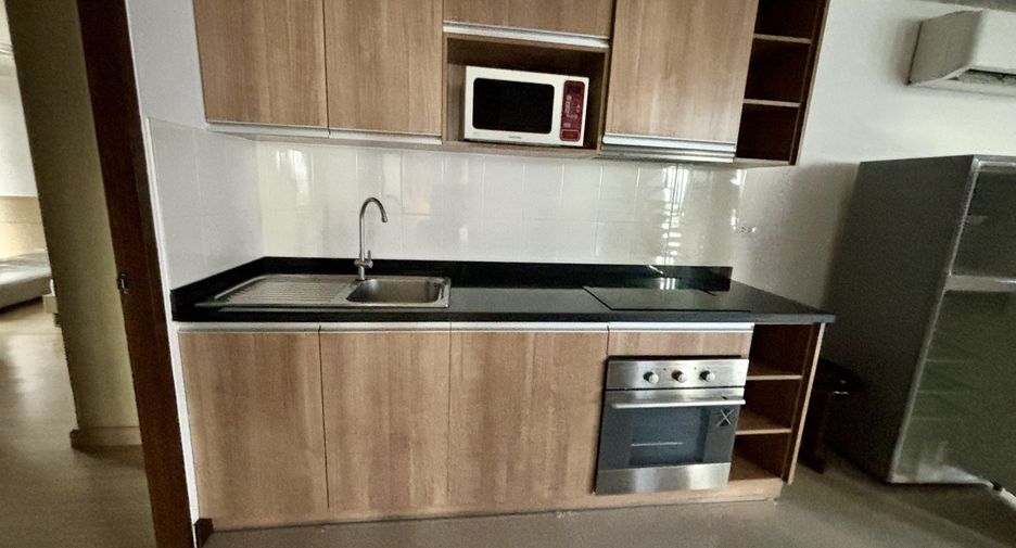 For rent 2 bedrooms apartment in Khlong Toei, Bangkok
