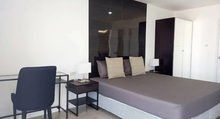 For rent 2 bedrooms condo in Khlong Toei, Bangkok