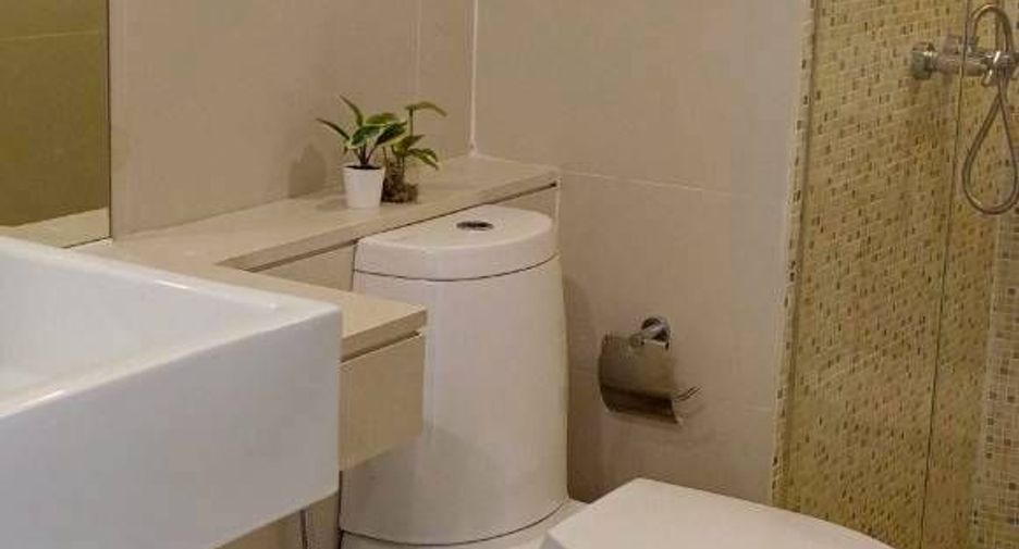 Condo en alquiler de 3 habitaciones en Watthana, Bangkok
